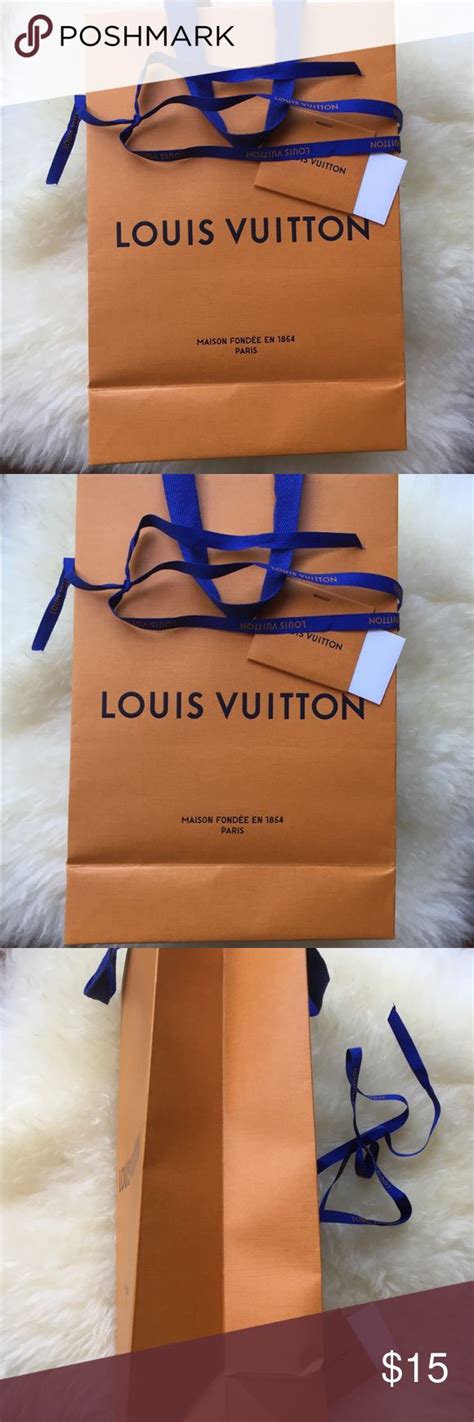 can you buy a louis vuitton gift card online